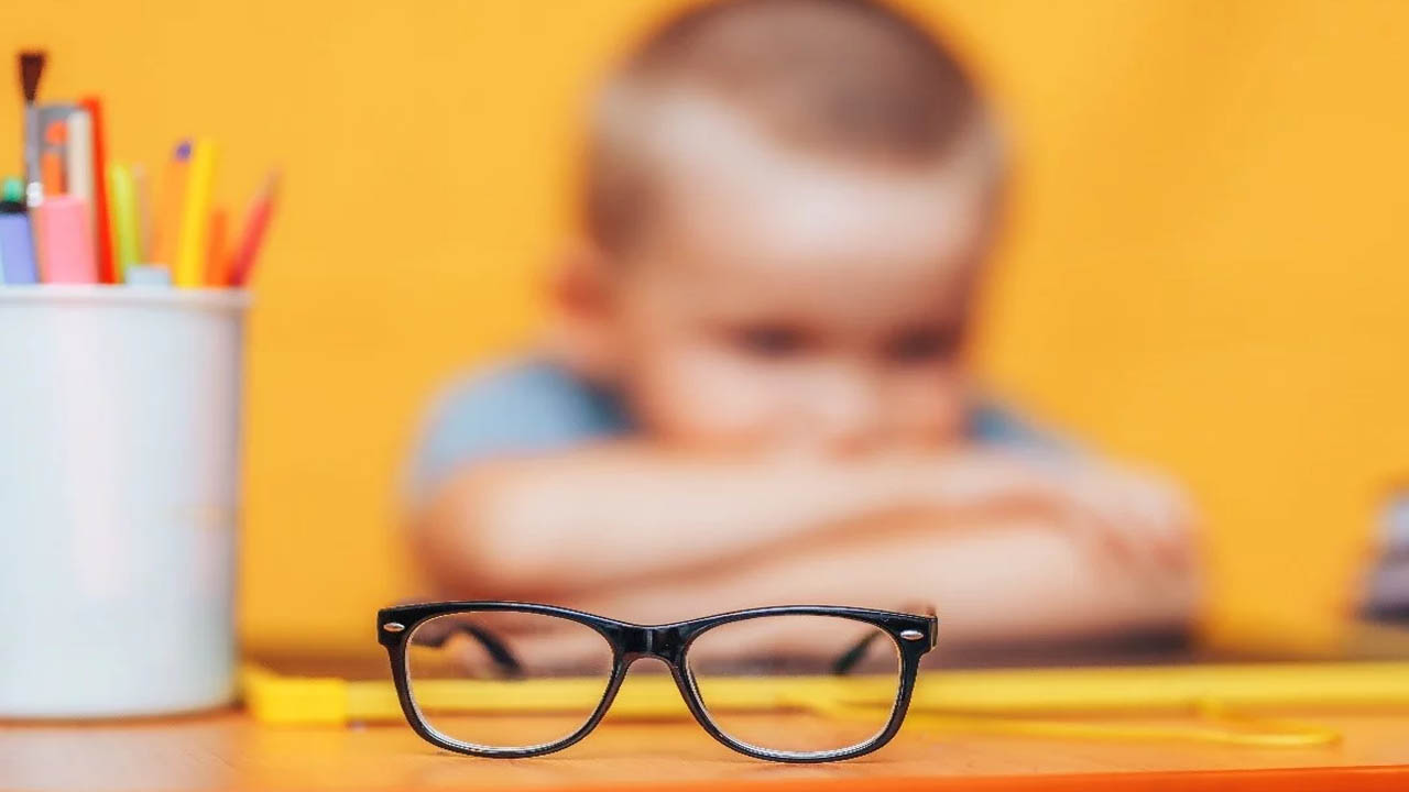 Myopia: 2050 వరకు భారత్‌లో సంగం మంది స్కూలుకెళ్లే పిల్లలకు కళ్ల జోడు?