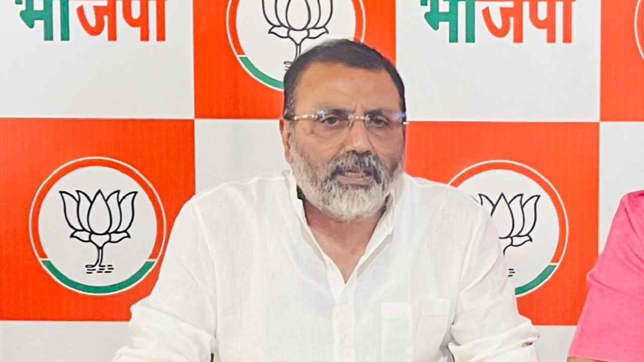 Nishikant Dubey: కాంగ్రెస్ భారత్ భూభాగాన్ని పాకిస్తాన్‌కి ఇచ్చింది.. ఇందిరా గాంధీపై విమర్శలు..