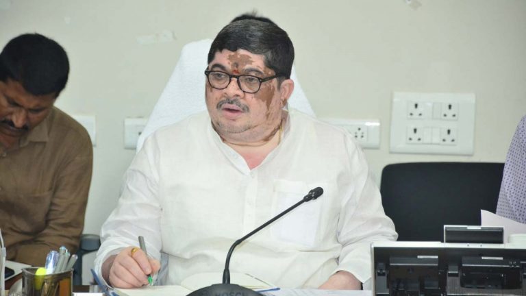 Ponnam Prabhakar : ముందస్తు సమాచారం ఇచ్చినా ప్రజలు రోడ్లపైకి వస్తున్నారు..