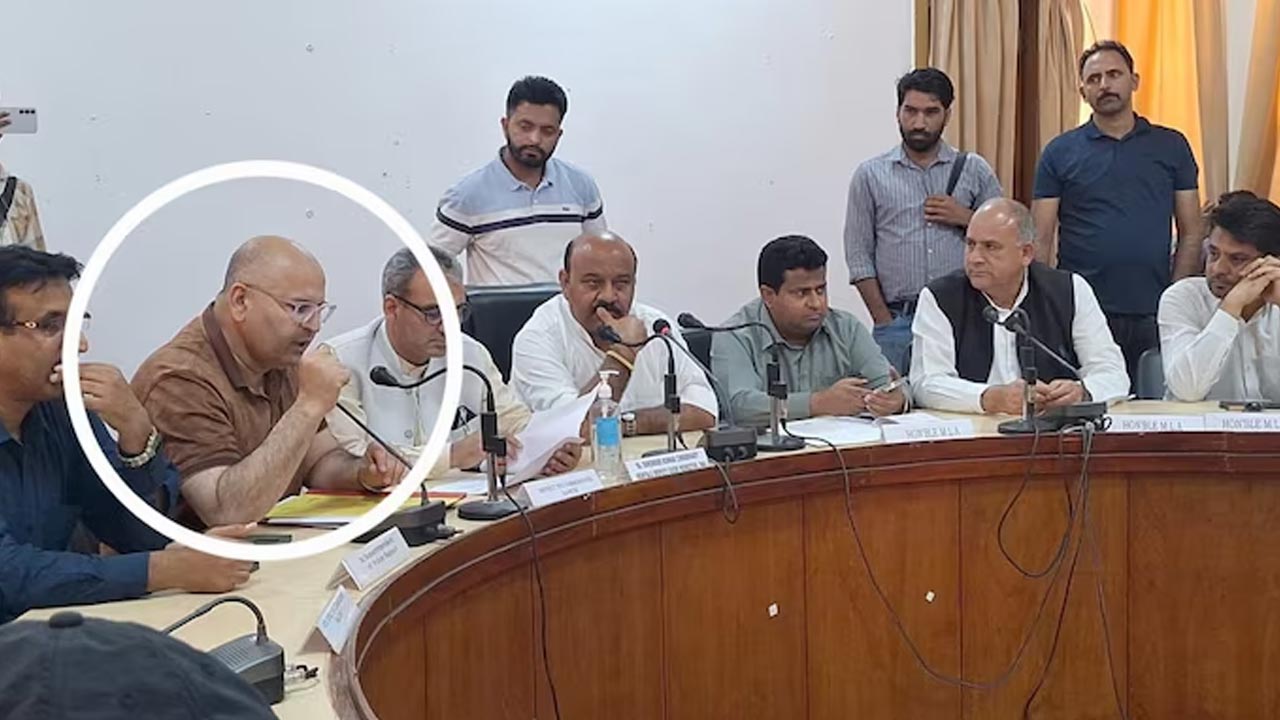 Indian Official Killed: పాక్ దాడుల్లో రాజౌరి అడిషనల్‌ డిప్యూటీ కమిషనర్‌ మృతి.. స్పందించిన సీఎం ఒమర్!