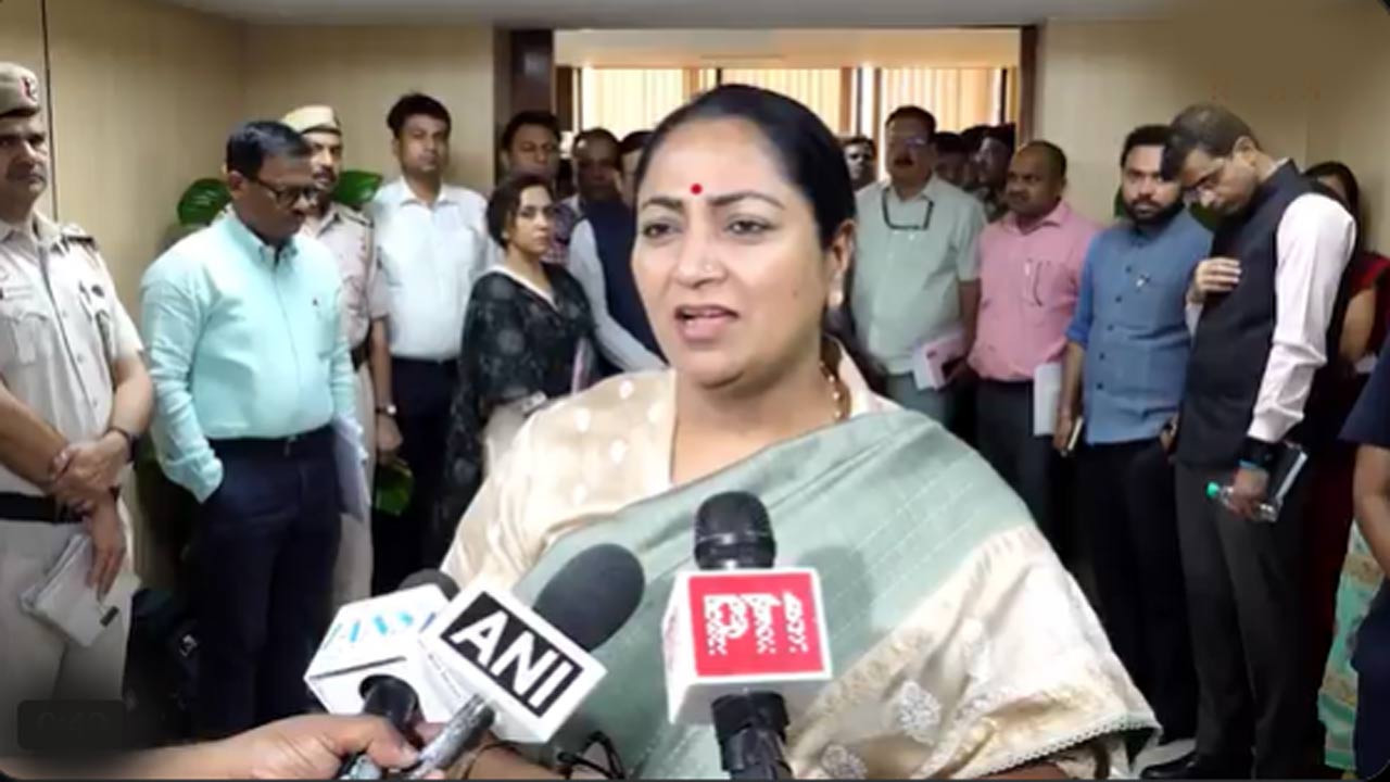 Rekha Gupta: కాల్పుల విరమణపై కేంద్రాన్ని ప్రశ్నించే హక్కు ఎవరికీ లేదు