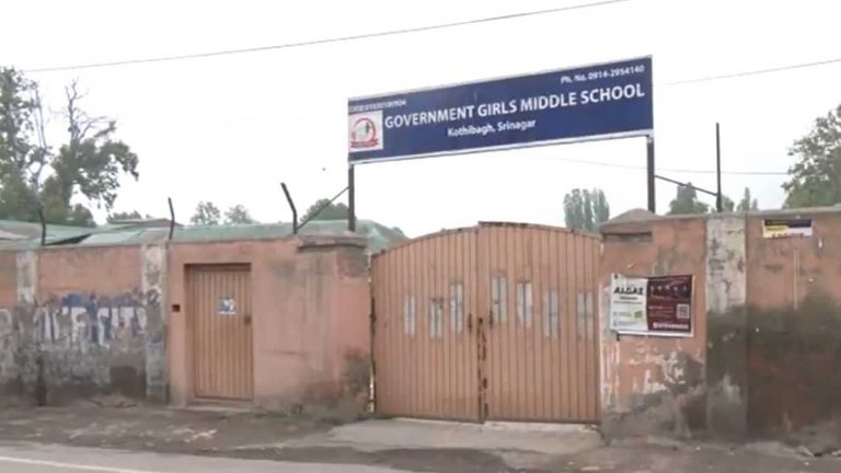 Schools Closed: భారత్-పాక్‌ మధ్య ఉద్రిక్తలు.. మరో 2 రోజులు విద్యాసంస్థలకు సెలవు