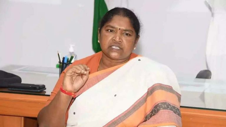 Minister Seethakka: నిర్మల్ జిల్లా కలెక్టర్⁬పై మంత్రి సీతక్క ఆగ్రహం..