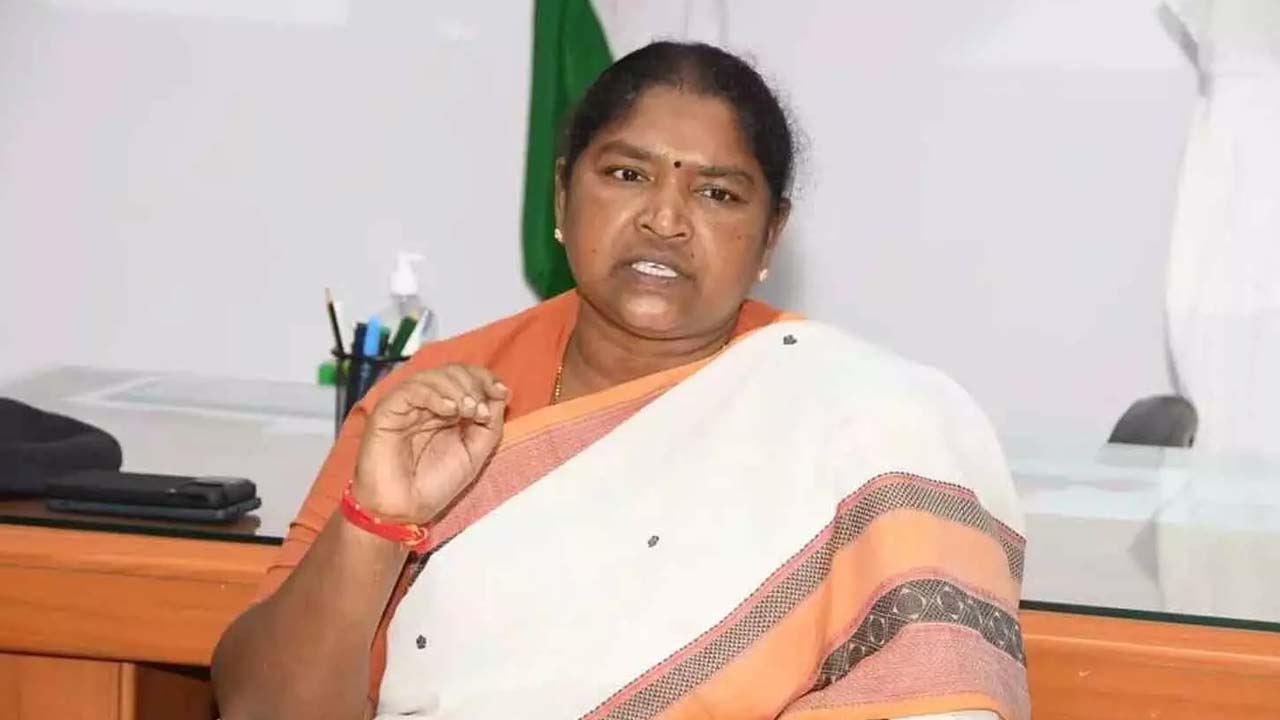 Minister Seethakka: నిర్మల్ జిల్లా కలెక్టర్⁬పై మంత్రి సీతక్క ఆగ్రహం..