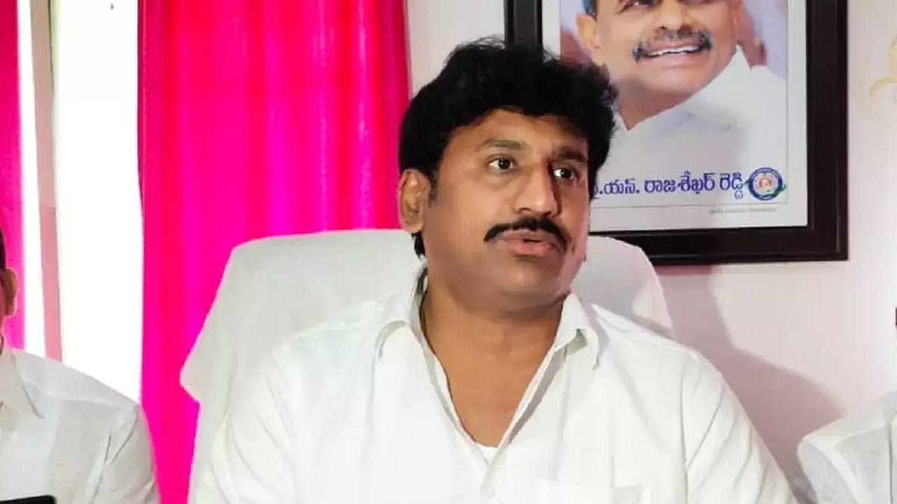 Thopudurthi Prakash Reddy: అజ్ఞాతంలో రాప్తాడు మాజీ ఎమ్మెల్యే.. జాడ కోసం పోలీసుల వేట
