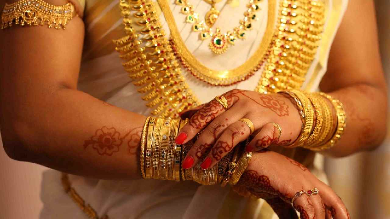 High Court: వివాహ “బంగారం” మహిళ ఆస్తి.. విడాకుల తర్వాత తిరిగి ఇవ్వాల్సిందే..