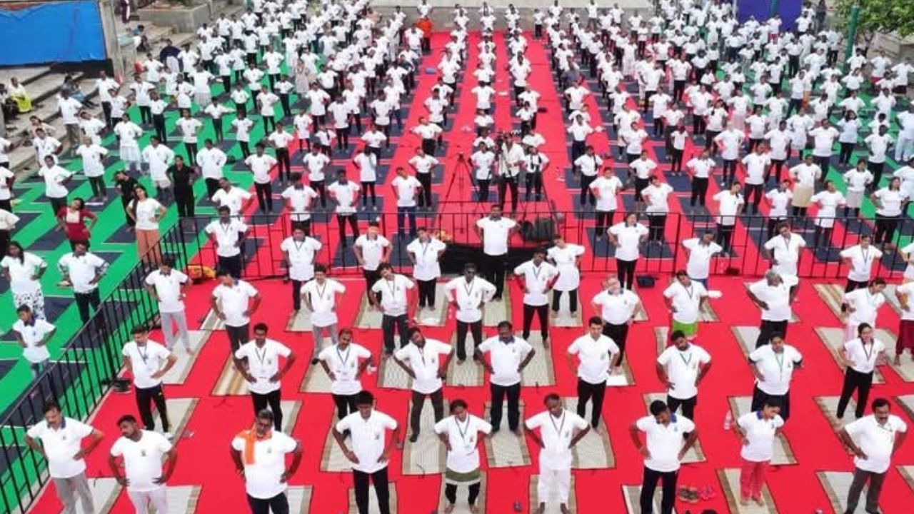 Yogandhra 2025: ‘పోలీసు యోగాంధ్ర’ కార్య‌క్ర‌మం.. పాల్గొన్న సీఎస్‌ విజయానంద్‌!