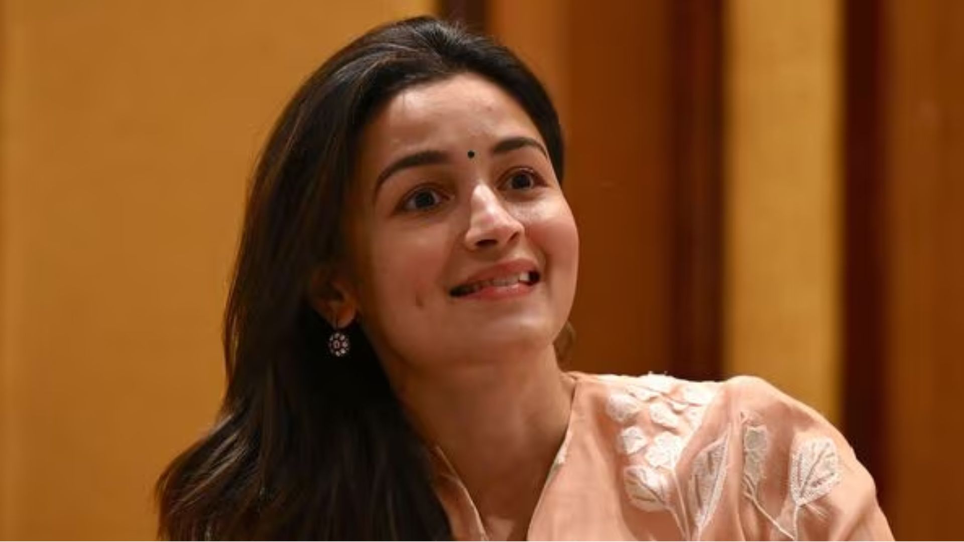 Alia Bhatt : ప్రతి సైనికుడి వెనుక ఒక తల్లి కడుపుకోత ఉంటుంది..