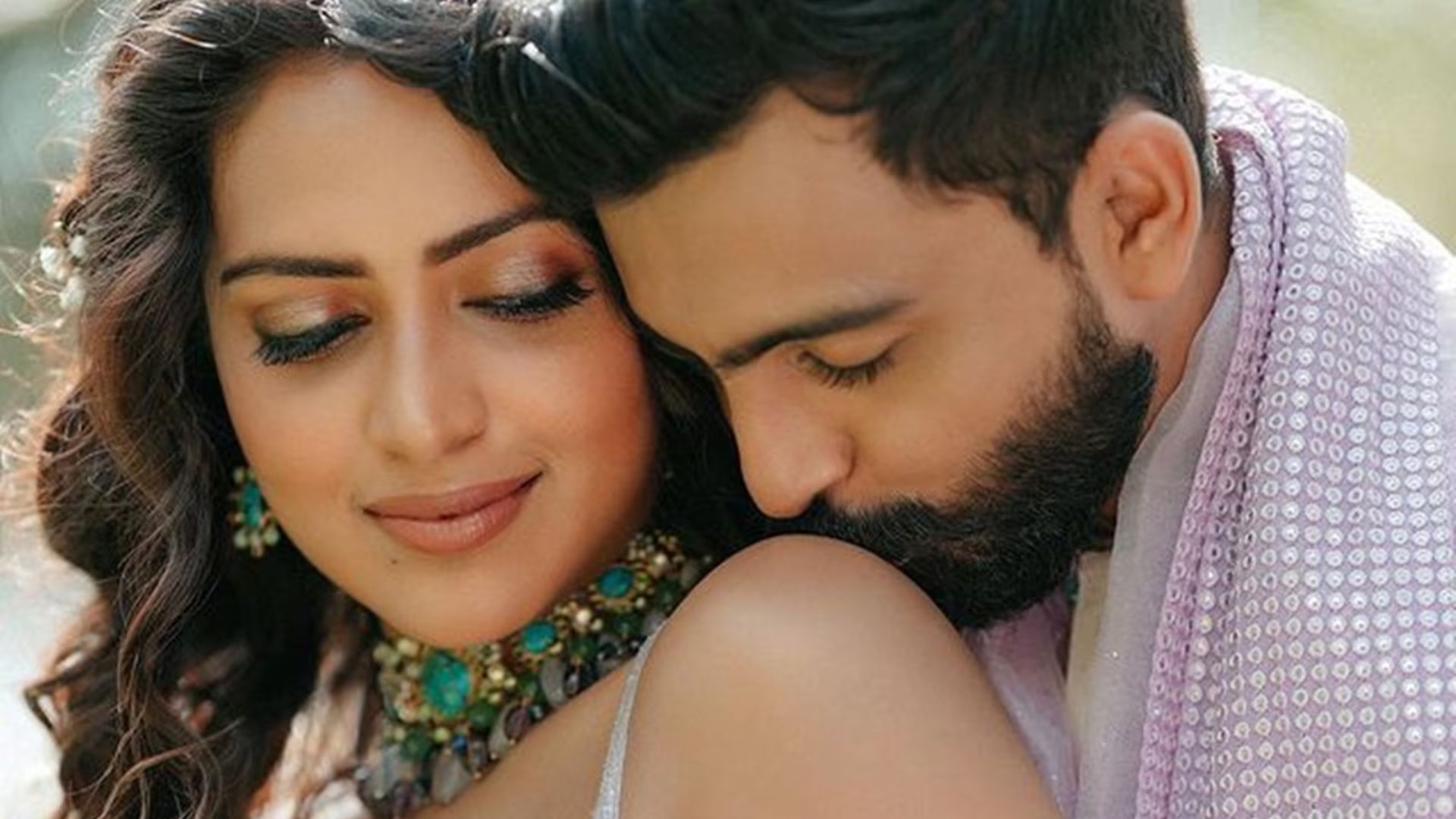 Amala Paul : నేను హీరోయిన్‌ని అనే విషయం నా భ‌ర్తకి చెప్పలేదు..