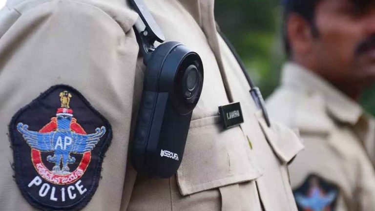 Vijayawada: బెజవాడలో బంగ్లాదేశ్ యువకుల కలకలం.. 15 మందిని అదుపులోకి తీసుకున్న పోలీసులు