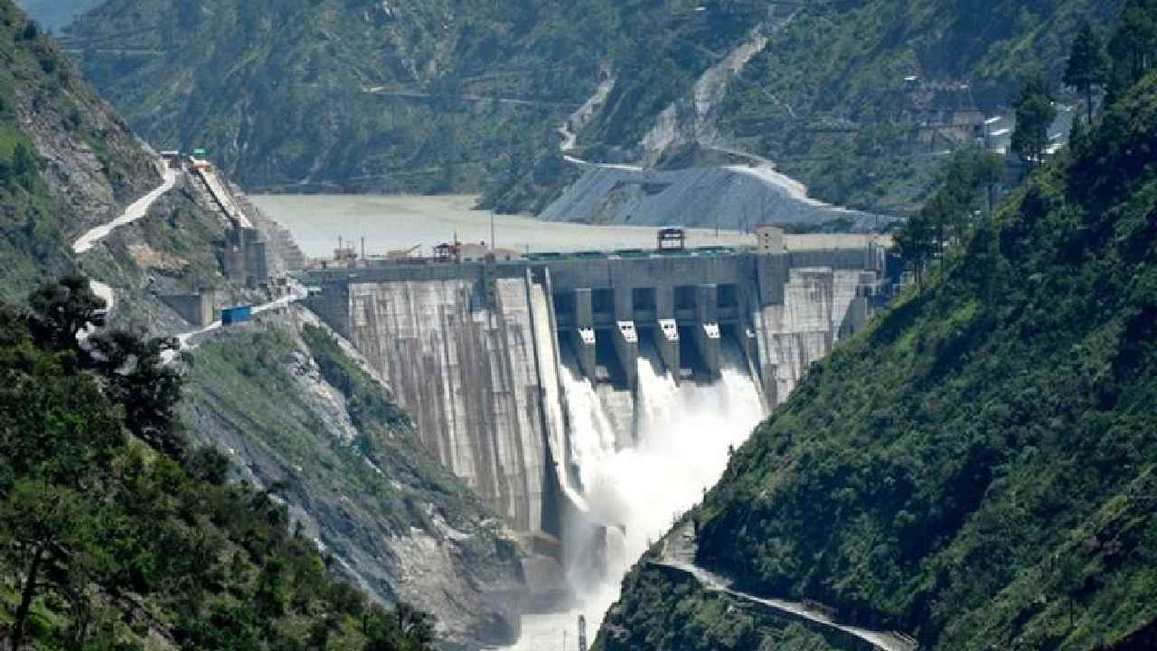 Baglihar Dam: చీనాబ్ ప్రాజెక్ట్ గేట్లు ఎత్తేసిన భారత్.. పాకిస్తాన్‌లో భయం భయం..