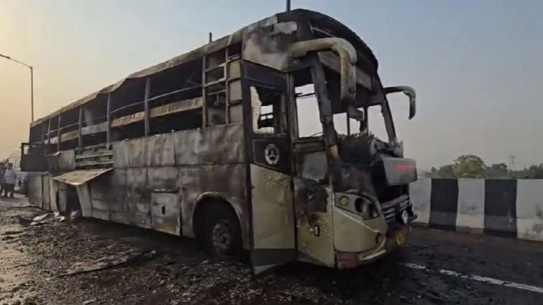 Bus Fire Accident: బస్సులో అగ్ని ప్రమాదం.. ఐదుగురు ప్రయాణికులు సజీవదహనం..!