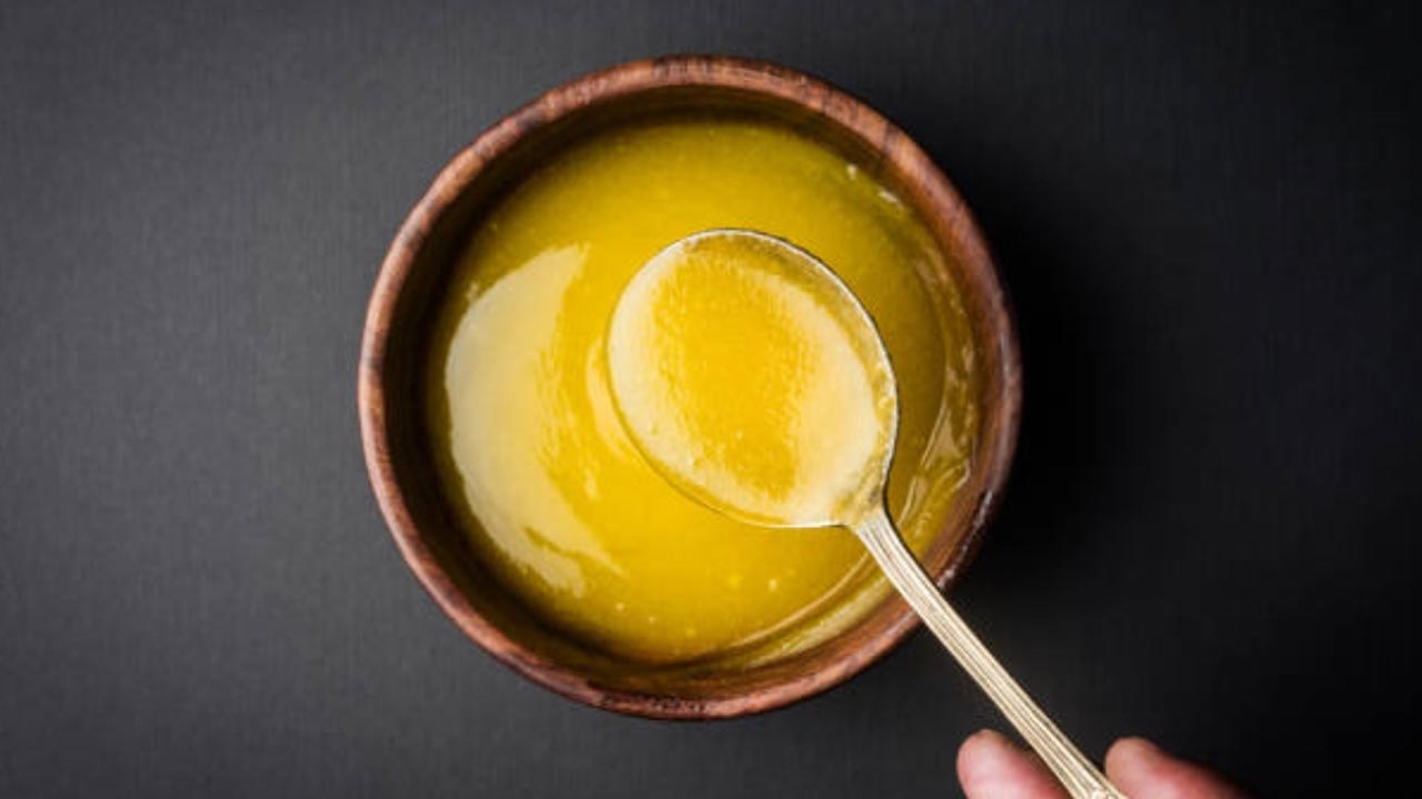 Health Tips: ప్రతి ఉదయం ఖాళీ కడుపుతో ఒక స్పూన్ నెయ్యి తింటే చాలు.. బోలెడన్ని ఆరోగ్య ప్రయోజనాలు