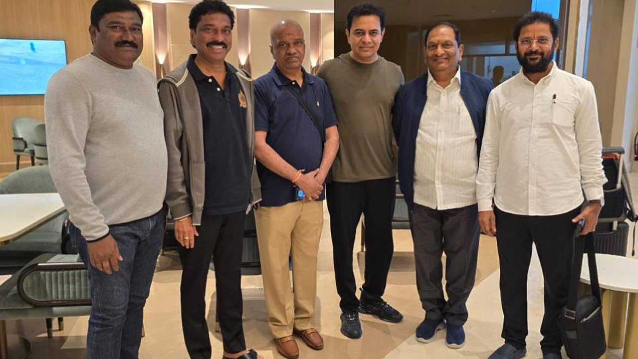 KTR : అమెరికా, లండన్ పర్యటనకు బయలుదేరిన కేటీఆర్