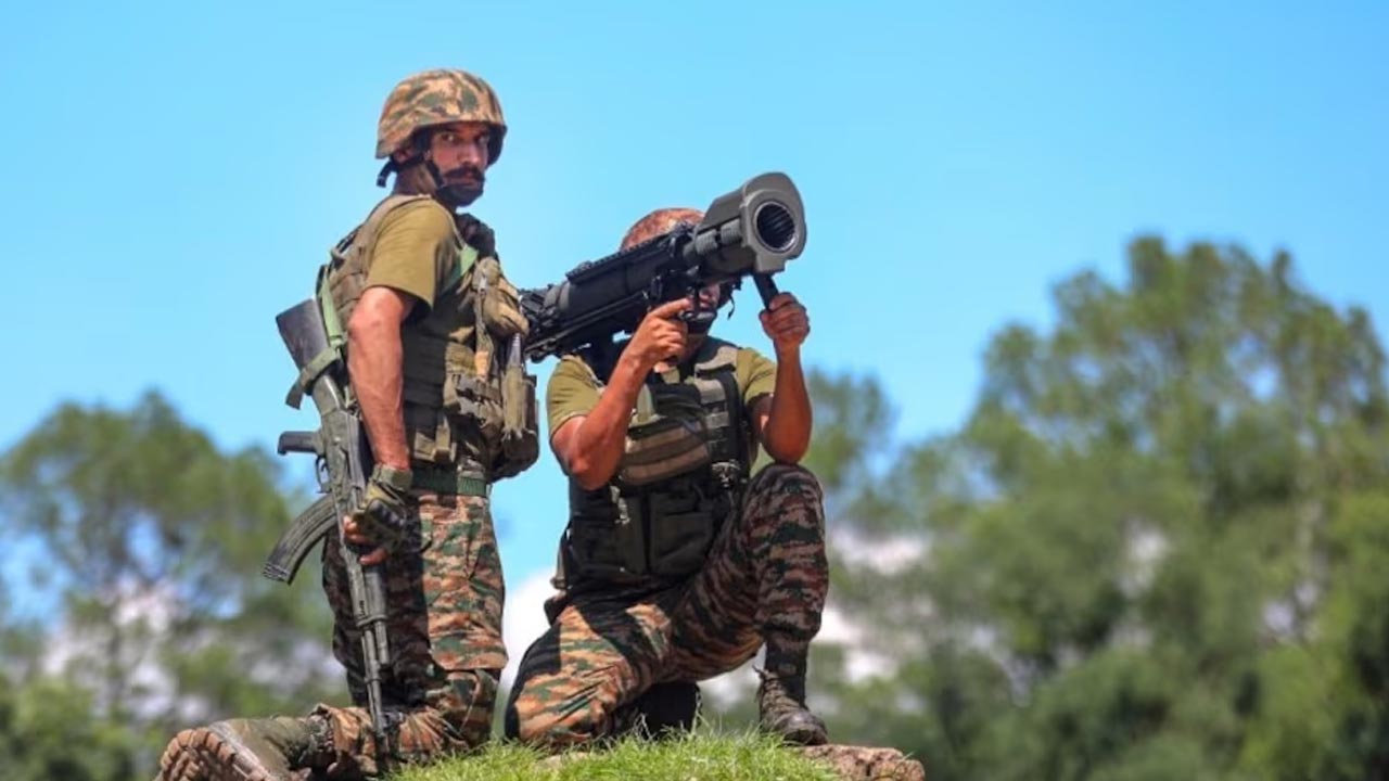 Pakistan LoC firing: పాకిస్తాన్ వరుసగా ఏడో రోజు కాల్పుల విరమణ ఉల్లంఘన.. ఎల్‌ఓసి వద్ద కాల్పులు.. తిప్పికొట్టిన భారత సైన్యం