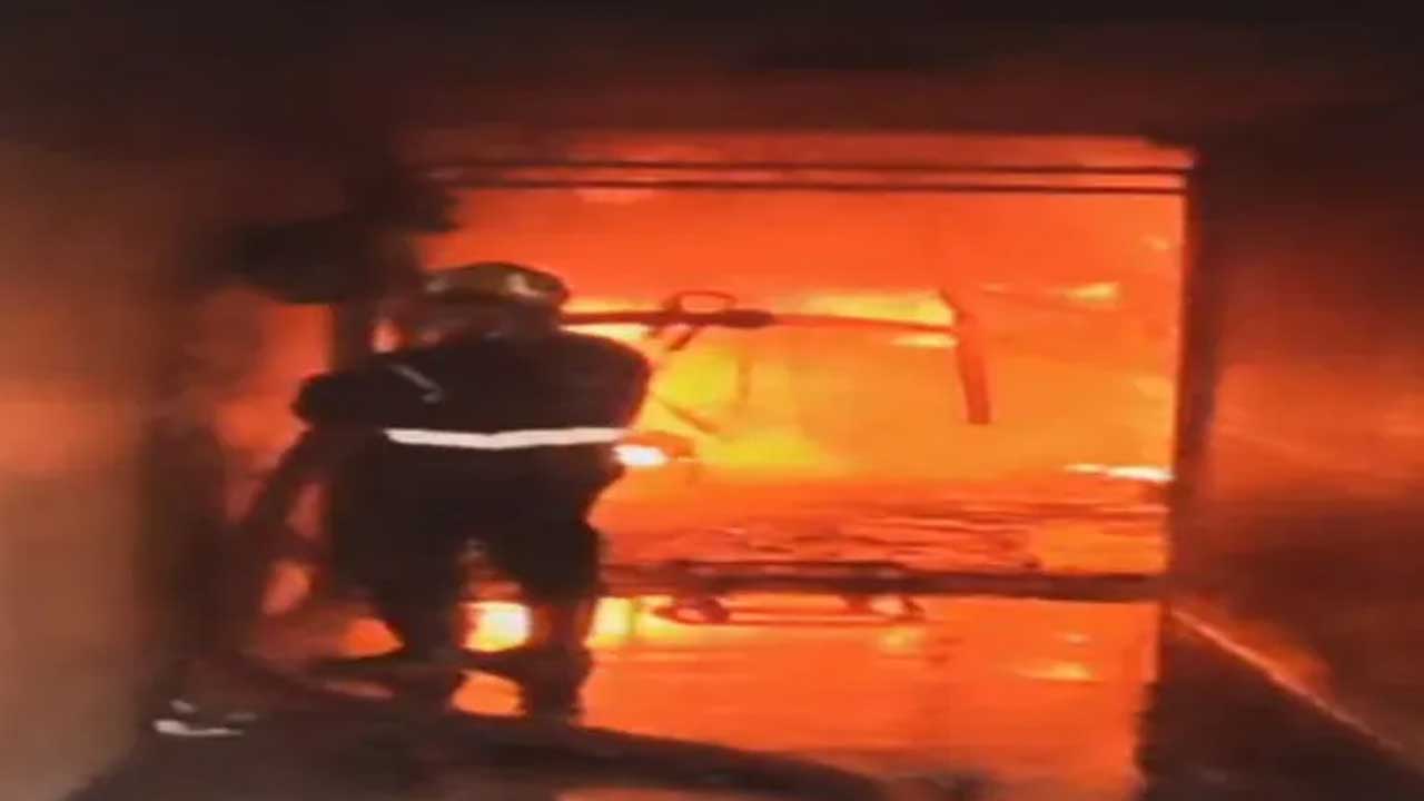 Fire Accident : మీర్ చౌక్‌ భారీ అగ్నిప్రమాదంలో 11కి చేరిన మృతుల సంఖ్య