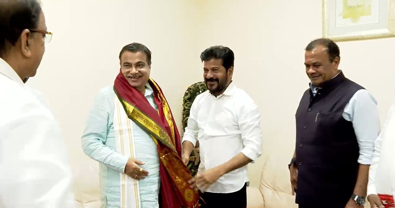Nitin Gadkari: కేంద్రమంత్రితో ముఖ్యమంత్రి భేటీ.. పలు రోడ్ల నిర్మాణాలపై చర్చలు!
