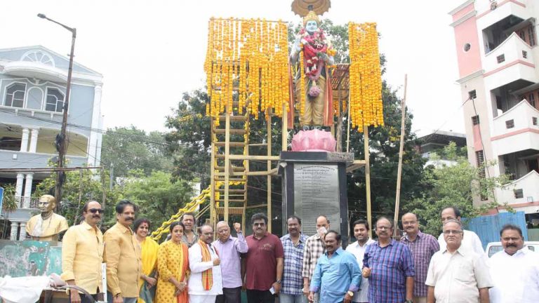 NTR: నందమూరి తారకరామారావు ఒక అవతార పురుషుడు : మోహనకృష్ణ