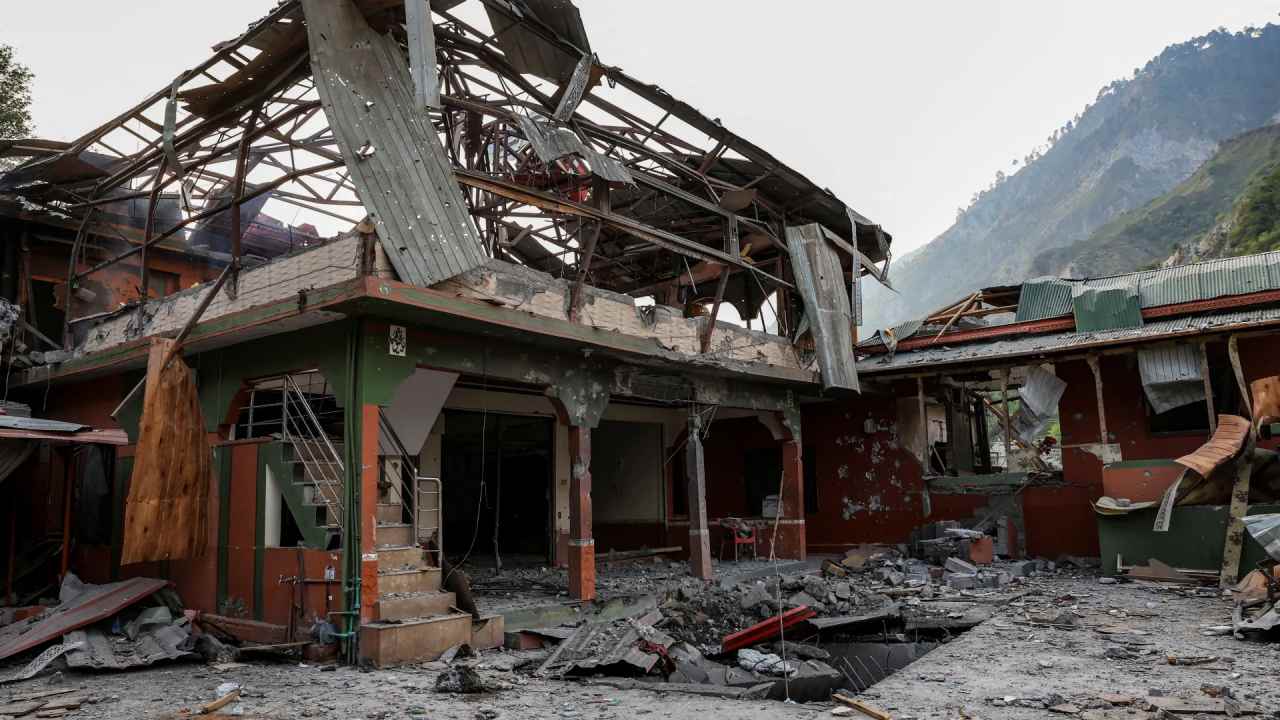 India-Pakistan Conflict: కరాచీ, లాహోర్, రావల్పిండి సహా 9 ప్రాంతాల్లో భారత్ డ్రోన్ దాడులు: పాక్ ఆర్మీ..