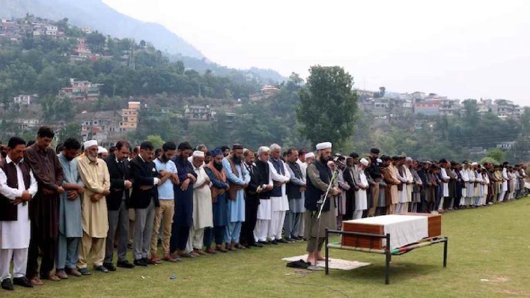 Pakistan: ఉగ్రవాదుల సామూహిక అంత్యక్రియలు.. పాక్ ఆర్మీ, ఐఎస్ఐ హాజరు, వీడియోలు వైరల్..