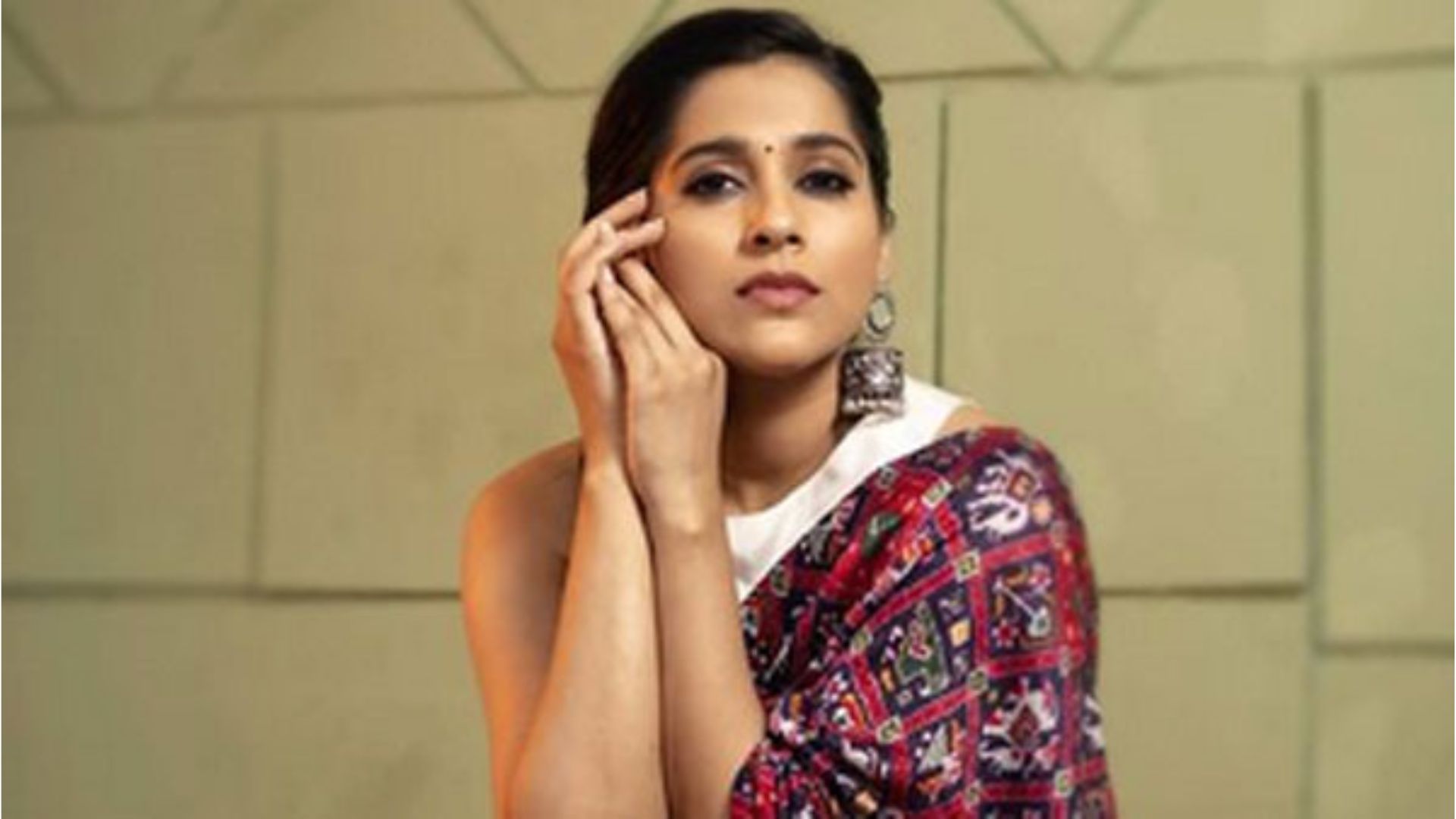 Rashmi : భారత్-పాక్ యుద్ధంపై యాంకర్ రష్మీ సంచలన కామెంట్స్!