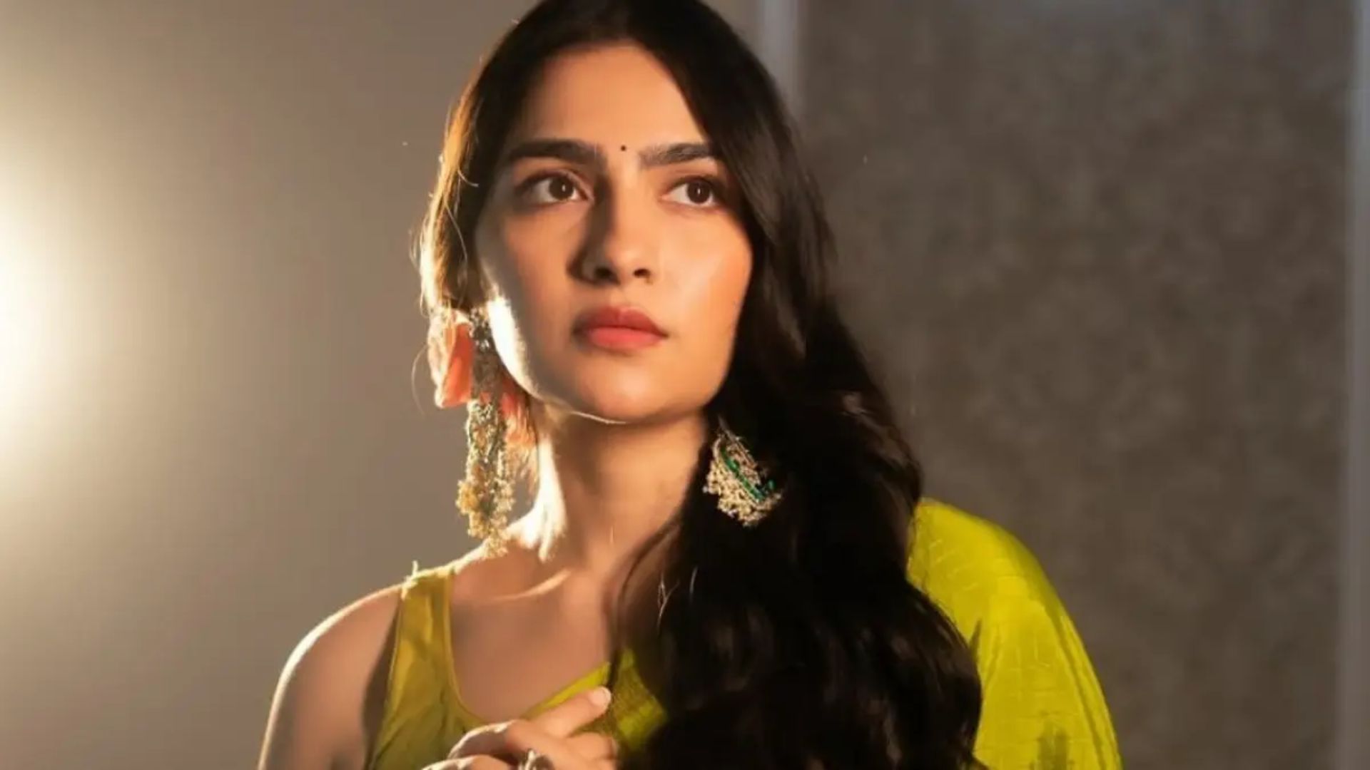 Rukmini Vasanth : ఆ ఒక్క మెసేజ్ నా జీవితాన్నే మార్చేసింది..