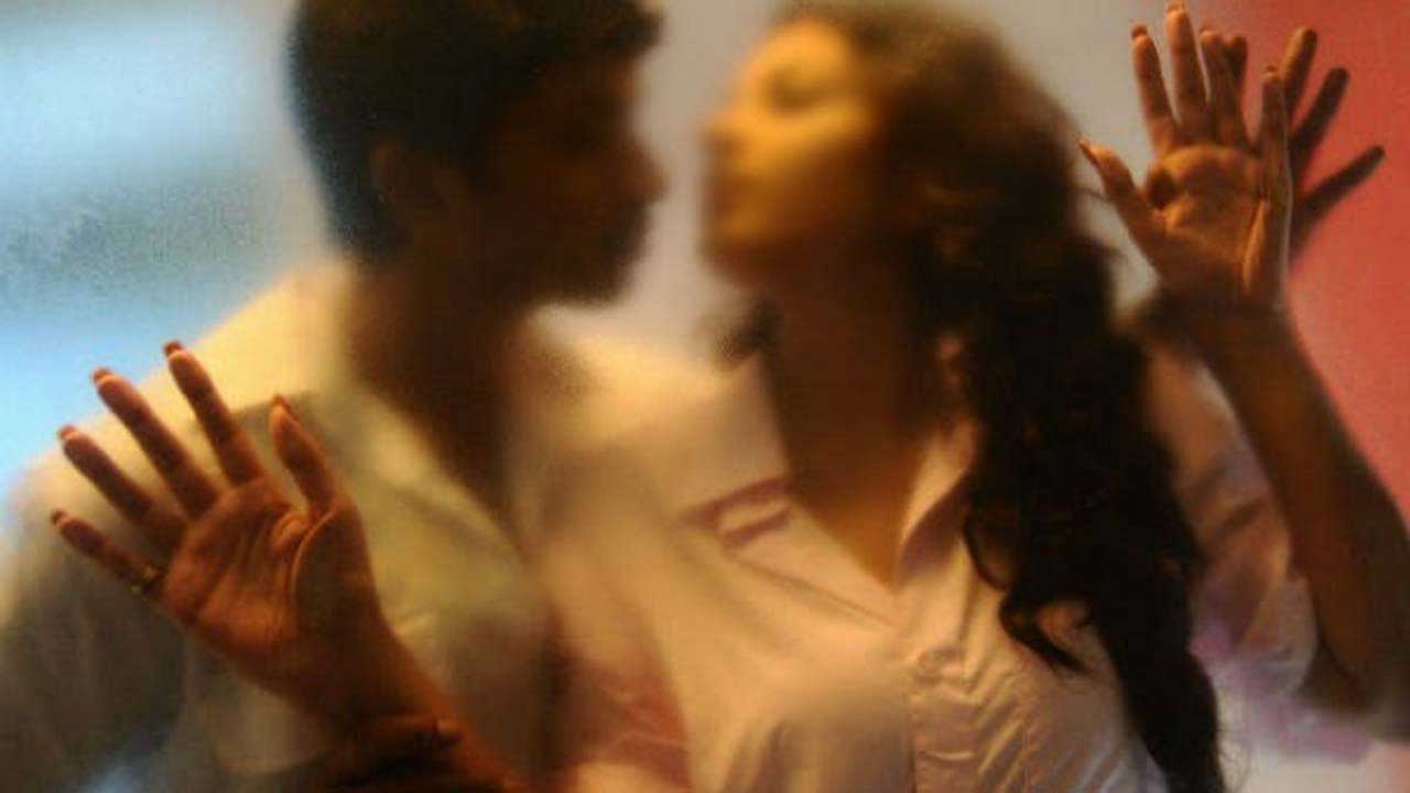 Tragedy : భార్యకు తెలియకుండా.. టీచర్‌కు ట్యూషన్ చెప్పిన భర్త.. చివరికి..!