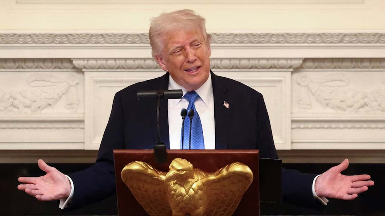 US Visa: విద్యార్థి వీసా ఇంటర్వ్యూలను నిలిపివేయాలని ట్రంప్ ప్రభుత్వం ఆదేశం.. ఆ కారణంతోనే..