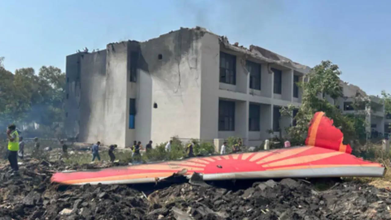 Ahmedabad Plane Crash: 274కు చేరిన ఎయిరిండియా మృతుల సంఖ్య