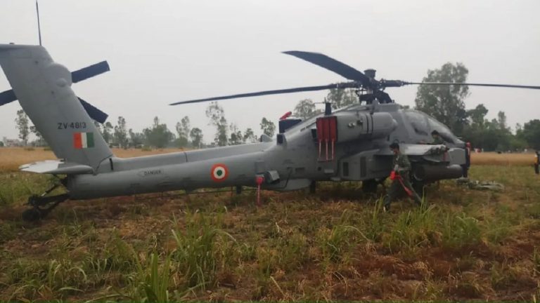 Apache Helicopter: ఇండియన్ ఎయిర్ ఫోర్స్ హెలికాప్టర్‌లో సాంకేతికలోపం.. చివరికీ..