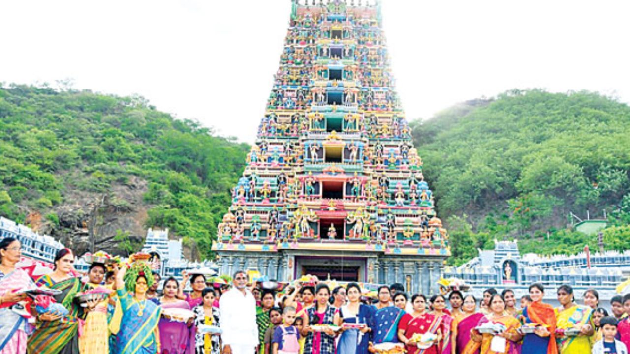 Kanaka Durgamma: నేటి నుంచి ఇంద్రకిలాద్రిపై వారహి నవరాత్రులు, ఆషాఢ సారె సమర్పణ ఉత్సవాలు!