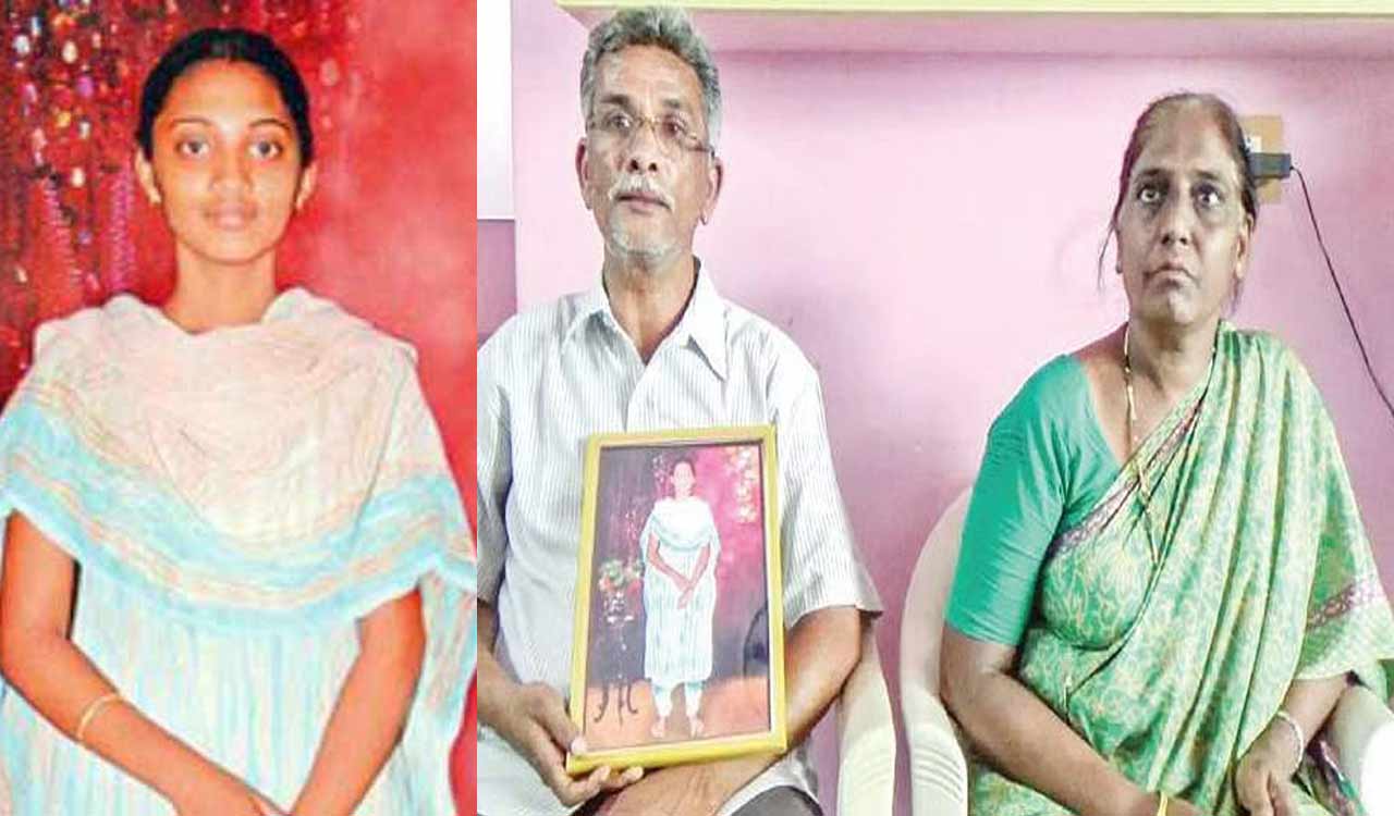 Ayesha Meera Case: అయేషా మీరా హత్య కేసులో కీలక పరిణామం.. సీబీఐకి కోర్టు నోటీసులు