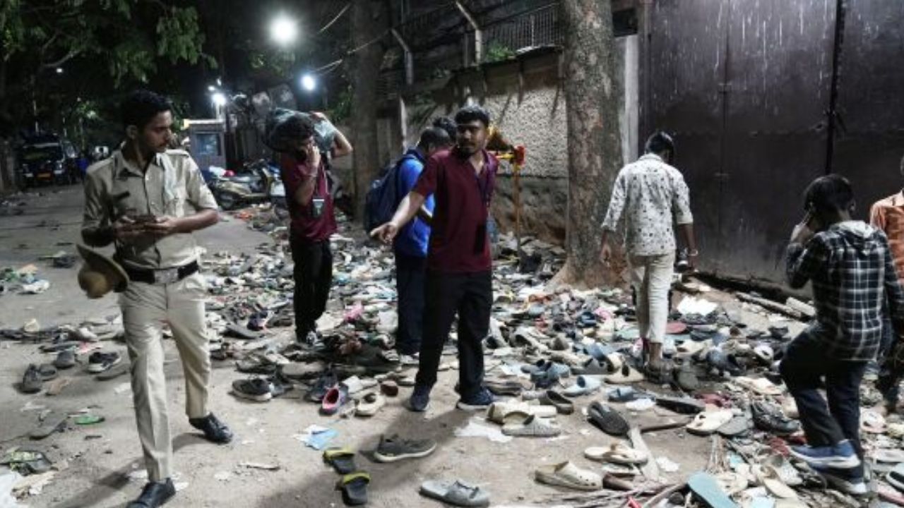 Bengaluru Stampede: బెంగళూరు తొక్కిసలాటకు కారణాలు ఇవే!