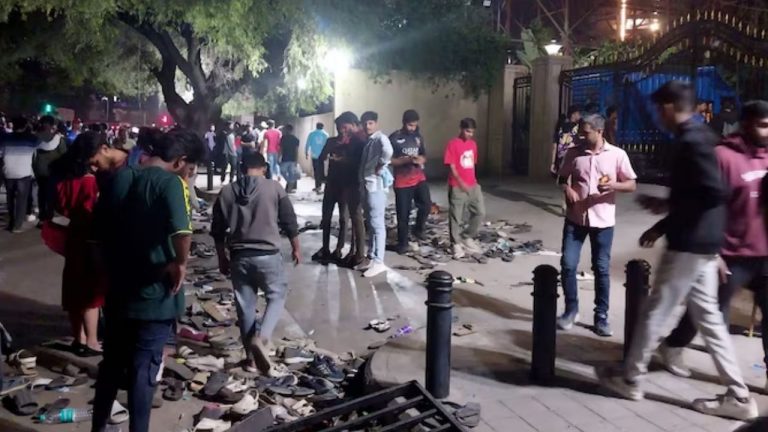 Gautam Gambhir: జనం ప్రాణాలు అన్నింటికన్నా ముఖ్యం.. రోడ్‌ షోలు అవసరం లేదు!