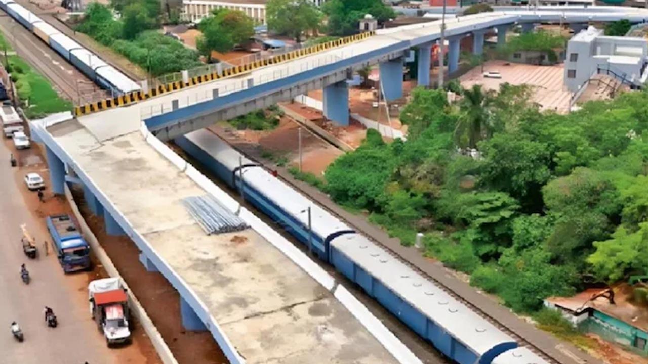 90 Degree turn Bridge: ఒరేయ్ ఎవడ్రా ఈ వంతెన కట్టింది.. 90 డిగ్రీల మలుపుతో ప్రమాదాలు