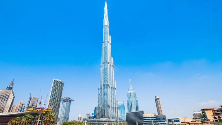 Burj Khalifa : బుర్జ్ ఖలీఫాలో ప్లాట్ ఉన్న ఏకైక ఇండియన్ హీరో ఎవరో తెలుసా..?
