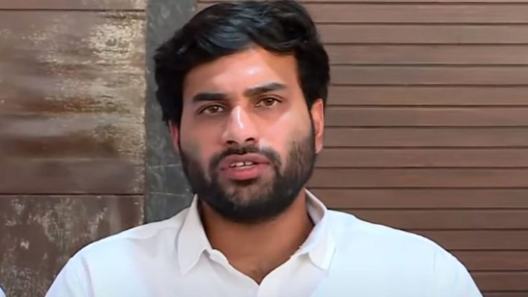 Devineni Avinash: జగన్ ఏ కార్యక్రమానికి  పిలుపునిచ్చినా.. విజయవతం చేయడంలో మేమే ఫస్ట్..!