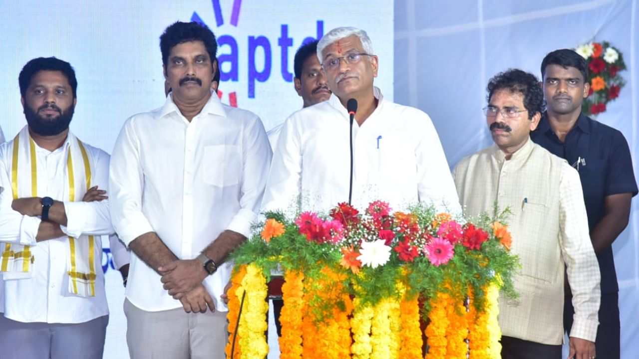 Gajendra Singh Shekhawat: 30 లక్షల పర్యాటకులు టార్గెట్.. రాజమండ్రికి వారసత్వ సాంస్కృతిక గుర్తింపు తెస్తాం!