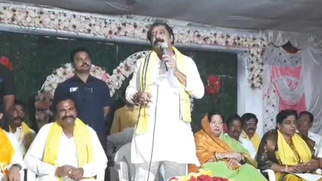 Gummanur Jayaram: స్థానిక ఎన్నికల తర్వాత రెడ్ బుక్ ఓపెన్ చేస్తా.. వాళ్లను నామినేషన్‌ వేయకుండా చేయాలి..!