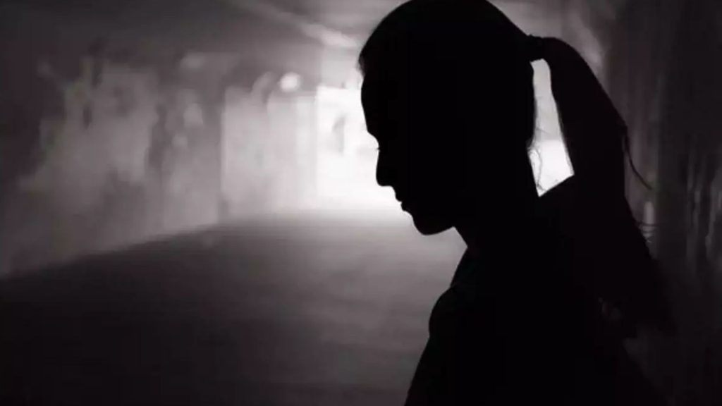 Gym Trainer Cheats Actress,