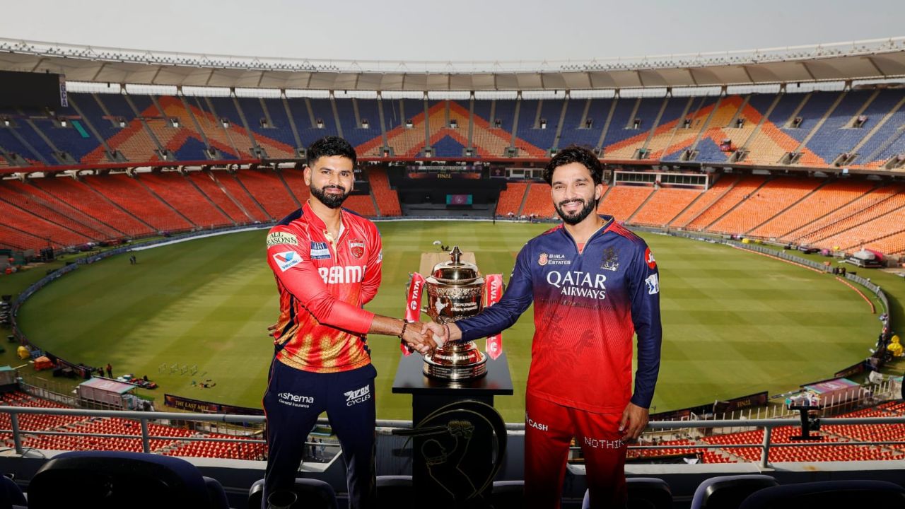 IPL 2025 Final: కొత్త ఛాంపియన్ ఎవరు..? ట్రోఫీతో ఇరుజట్ల కెప్టెన్స్.. ఫొటోస్ వైరల్