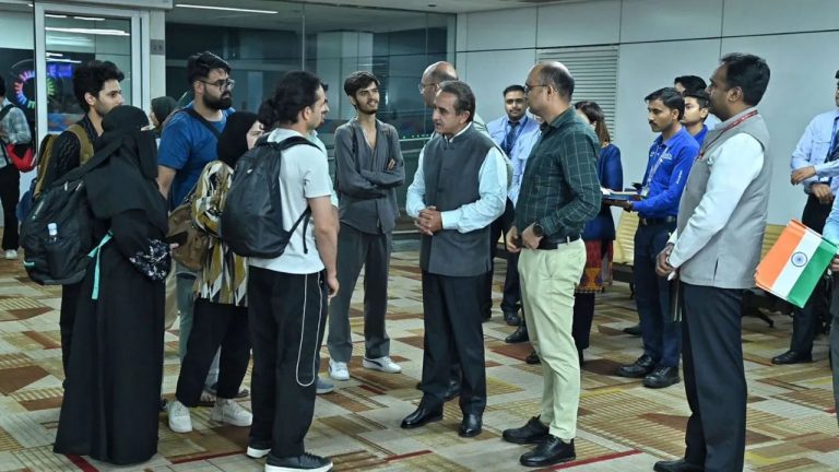 India- Iran: ఇజ్రాయెల్-ఇరాన్ యుద్ధం.. భారత పౌరుల కోసం ఇరాన్ కీలక నిర్ణయం..