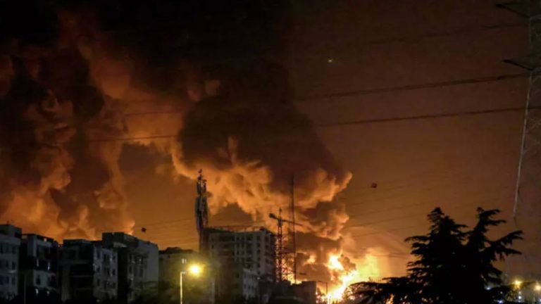 Israel-Iran War: ఇరాన్‌లో భారతీయులకు ఇక్కట్లు.. భారత్‌కు టెహ్రాన్ ఏం సూచించందంటే..!