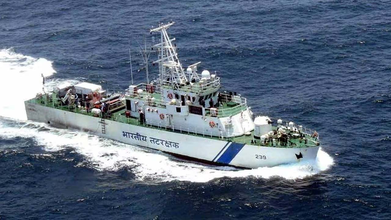 Indian Coast Guard Recruitment 2025: 10th పాసైతే చాలు.. ఇండియన్ కోస్ట్ గార్డ్‌లో జాబ్స్ మీవే..