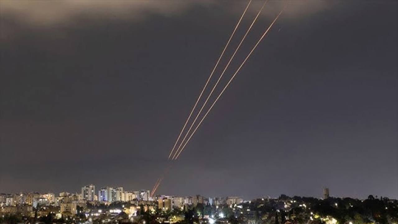 Iran-Israel War: ఇరాన్ ప్రతీకార దాడులు ప్రారంభం.. ఇజ్రాయెల్‌పై 100 డ్రోన్లు ప్రయోగం