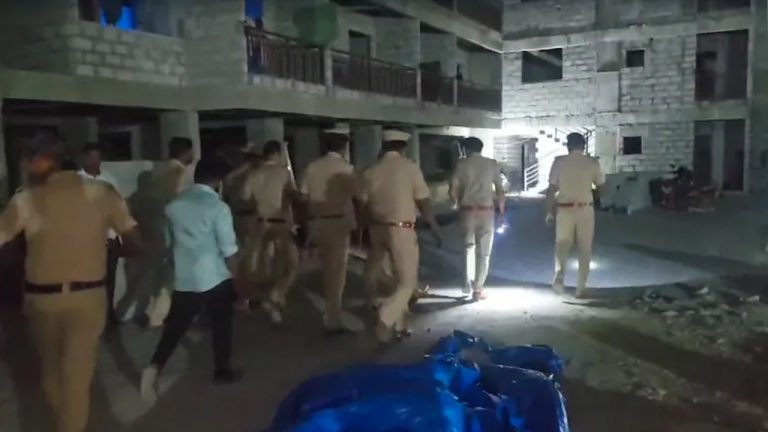 Karnataka: కొడుకు అల్లరి భరించలేక ఇనుప కడ్డీతో వాతలు పెట్టిన తల్లి.. పోలీసులు ఏం చేశారంటే..?