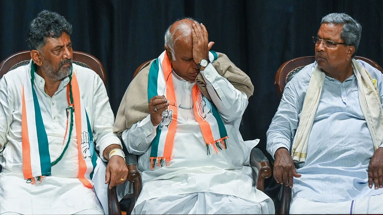 Karnataka: కర్ణాటకలో సీఎం మార్పు పుకార్లు..  ఖర్గే సంచలన వ్యాఖ్యలు..!