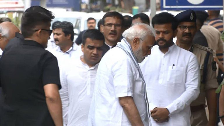 PM Modi: విజయ్ రూపానీ కుటుంబాన్ని పరామర్శించనున్న మోడీ