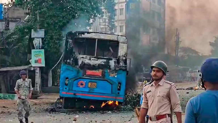 Murshidabad Riots: ముర్షిదాబాద్ అల్లర్లు.. తండ్రీకొడుకుల హత్యలో 13 మంది నిందితులు..