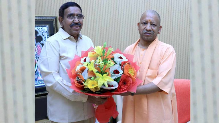 Minister Narayana meets CM Yogi: యూపీ సీఎం యోగితో మంత్రి నారాయణ భేటీ..